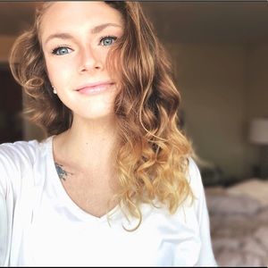 Meet your Posher, Caitlyn